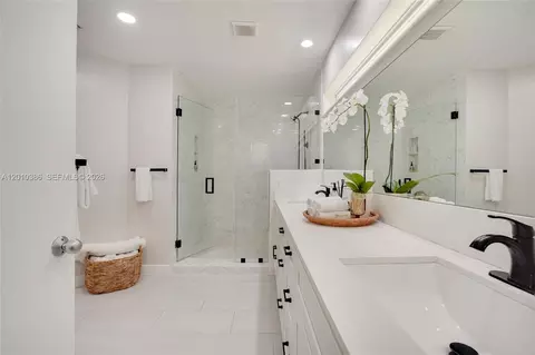 Bath - 7175 SW 117th Ter, Pinecrest, FL 33156 photo 1 of 8