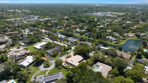 View/Area - 7175 SW 117th Ter, Pinecrest, FL 33156 photo 2 of 6