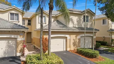 2132 Bahia Ln, Weston, FL 33327
