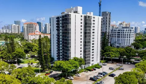 20100 W Country Club Dr #504, Aventura, FL 33180