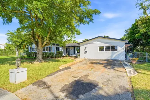 Exterior - 9331 SW 104th Ct, Miami, FL 33176 photo 2 of 17