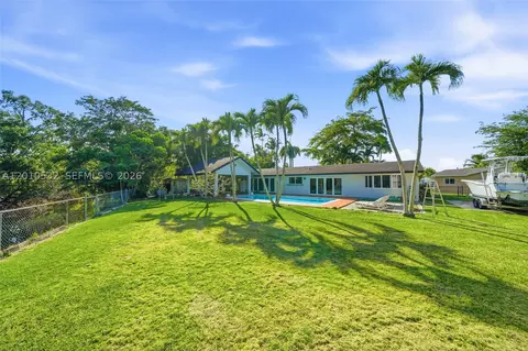 Exterior - 9331 SW 104th Ct, Miami, FL 33176 photo 15 of 17