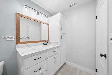 Bath - 9331 SW 104th Ct, Miami, FL 33176 photo 4 of 4