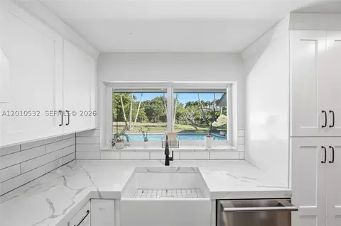 Kitchen - 9331 SW 104th Ct, Miami, FL 33176 photo 12 of 12