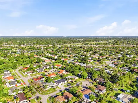 View/Area - 9331 SW 104th Ct, Miami, FL 33176 photo 5 of 12