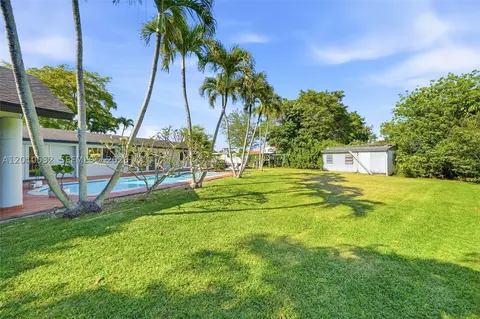 Exterior - 9331 SW 104th Ct, Miami, FL 33176 photo 13 of 17