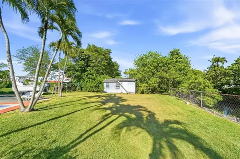 Exterior - 9331 SW 104th Ct, Miami, FL 33176 photo 14 of 17