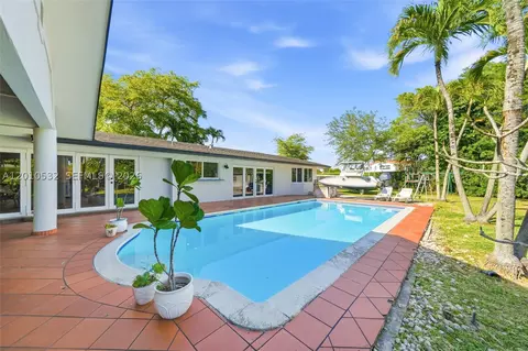 Exterior - 9331 SW 104th Ct, Miami, FL 33176 photo 10 of 17