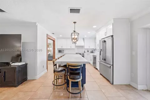Kitchen - 9331 SW 104th Ct, Miami, FL 33176 photo 3 of 12