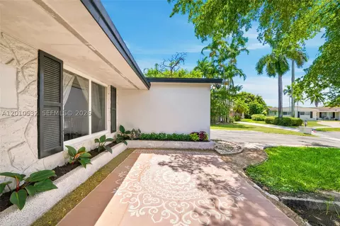 Exterior - 9331 SW 104th Ct, Miami, FL 33176 photo 6 of 17