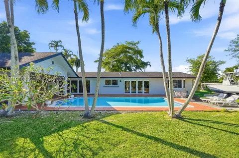 Exterior - 9331 SW 104th Ct, Miami, FL 33176 photo 16 of 17