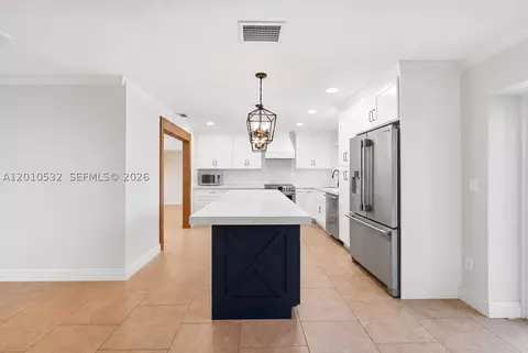 Kitchen - 9331 SW 104th Ct, Miami, FL 33176 photo 4 of 12