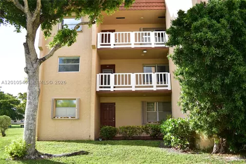 9321 Sunrise Lakes Blvd #201, Sunrise, FL 33322