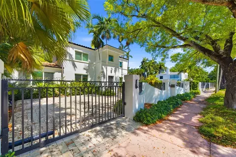 5824 Alton Rd, Miami Beach, FL 33140