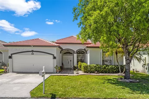3090 SE 7th Pl, Homestead, FL 33033