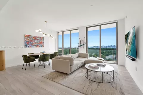 2678 Tigertail Ave #1404, Miami, FL 33133