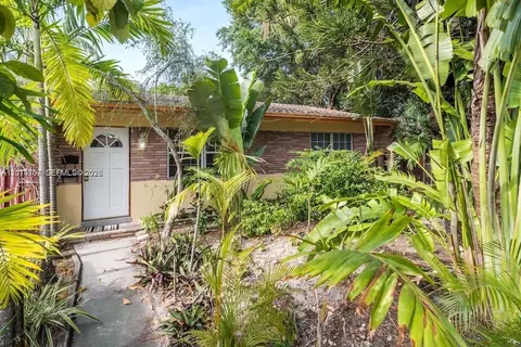 2411 Hayes St, Hollywood, FL 33020