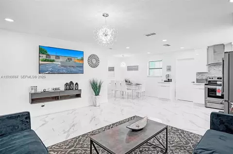 2338 Fillmore St #2A, Hollywood, FL 33020
