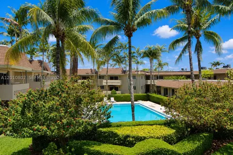 14500 SW 88th Ave #222, Palmetto Bay, FL 33176