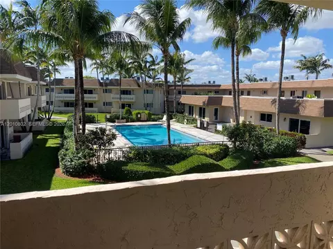14500 SW 88th Ave #222, Palmetto Bay, FL 33176