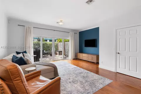 835 NE 19th Ave #2, Fort Lauderdale, FL 33304