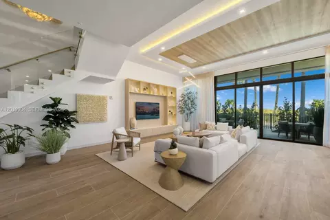 900 N Ocean Blvd #101, Pompano Beach, FL 33062