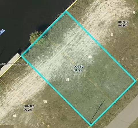 1020 SE 13th Ave, Cape Coral, FL 33990
