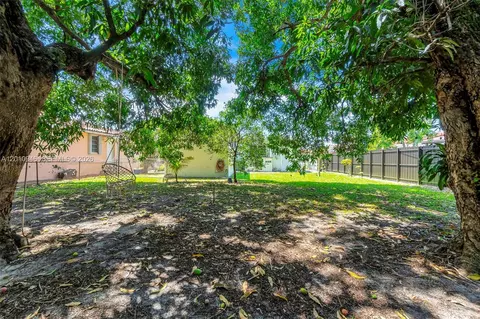 Exterior - 167 W 34th St, Hialeah, FL 33012 photo 5 of 9