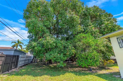 Exterior - 167 W 34th St, Hialeah, FL 33012 photo 7 of 9