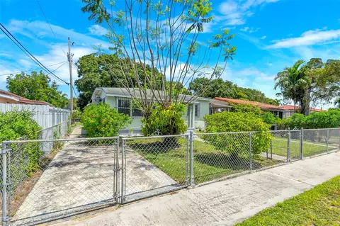 Exterior - 167 W 34th St, Hialeah, FL 33012 photo 8 of 9