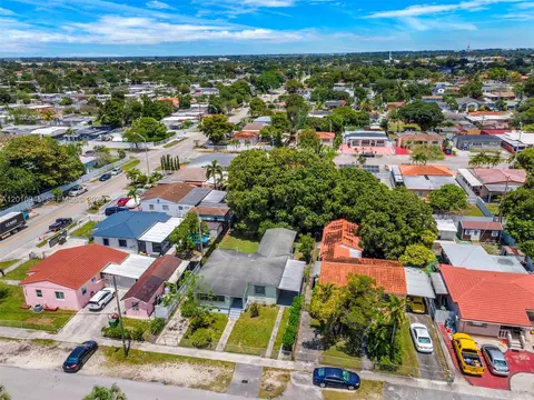 View/Area - 167 W 34th St, Hialeah, FL 33012 photo 3 of 5