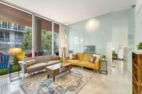 250 NW 24th St #2B, Miami, FL 33127
