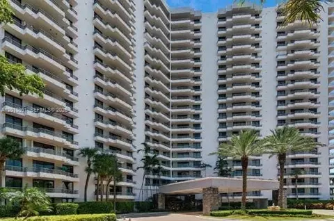 3300 NE 191st St #1011, Aventura, FL 33180
