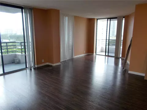 3300 NE 191st St #912, Aventura, FL 33180