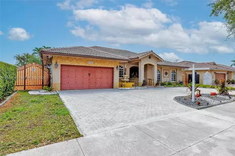 16037 NW 77th Pl, Miami Lakes, FL 33016