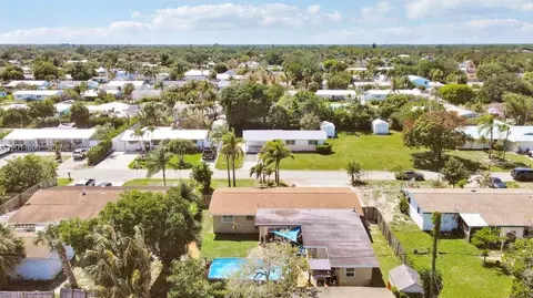 View/Area - 19049 SE Robert Dr, Jupiter, FL 33469 photo 1 of 13