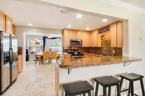 Kitchen - 19049 SE Robert Dr, Jupiter, FL 33469 photo 6 of 6