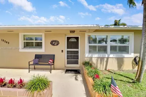 Exterior - 19049 SE Robert Dr, Jupiter, FL 33469 photo 3 of 6