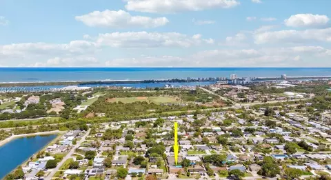 View/Area - 19049 SE Robert Dr, Jupiter, FL 33469 photo 10 of 13