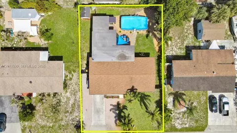 View/Area - 19049 SE Robert Dr, Jupiter, FL 33469 photo 6 of 13