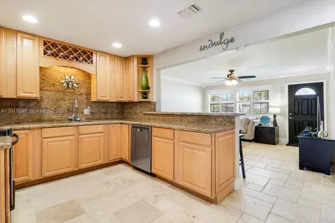 Kitchen - 19049 SE Robert Dr, Jupiter, FL 33469 photo 2 of 6