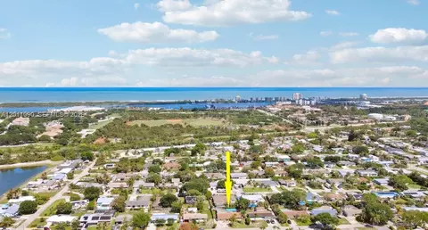 View/Area - 19049 SE Robert Dr, Jupiter, FL 33469 photo 9 of 13