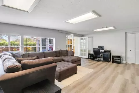 Other - 19049 SE Robert Dr, Jupiter, FL 33469 photo 7 of 11