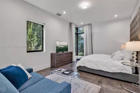 Bedroom - 3232 Emathla St, Miami, FL 33133 photo 3 of 4