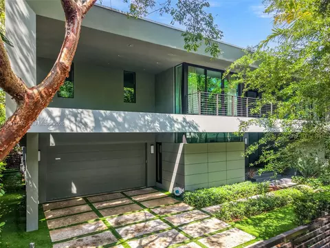 Exterior - 3232 Emathla St, Miami, FL 33133 photo 5 of 8