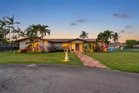 8005 SW 106th St, Miami, FL 33156