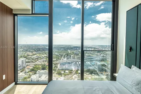 20 NE 11th St #5306, Miami, FL 33132