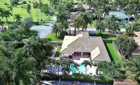 12421 SW 76th St, Miami, FL 33183