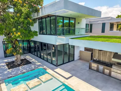 125 SW 29th Rd, Miami, FL 33129