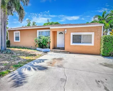 822 Avenida Hermosa, West Palm Beach, FL 33405